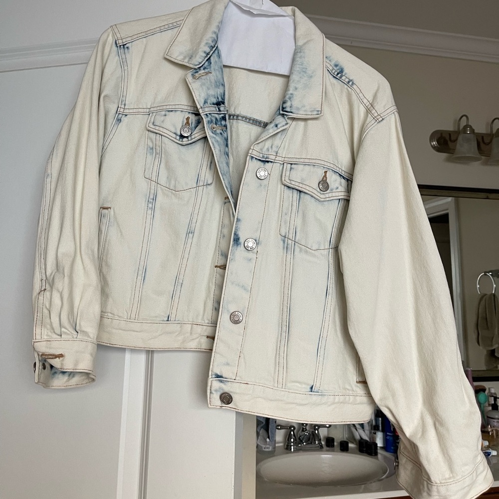 Cropped acid wash denim jacket